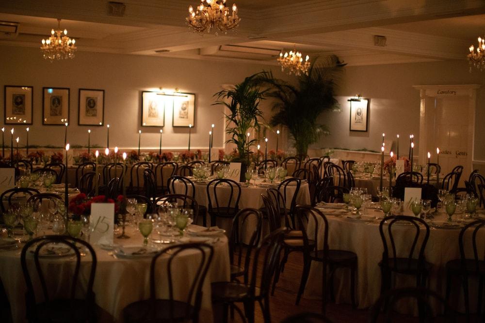 The Dunraven, Adare 호텔 외부 사진